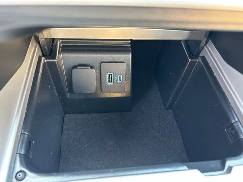 Certified 2023 Ford Explorer Limited w/ Equipment Group 301A image 31