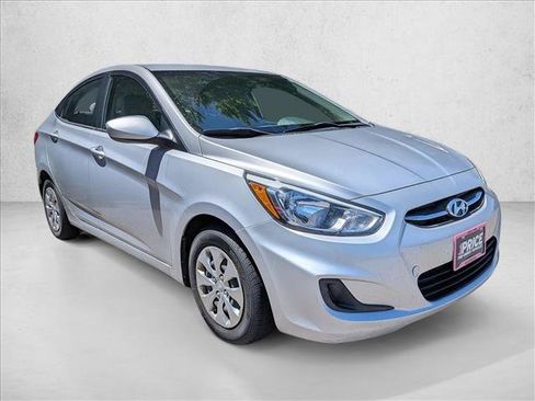 Used 2017 Hyundai Accent SE FWD image 3