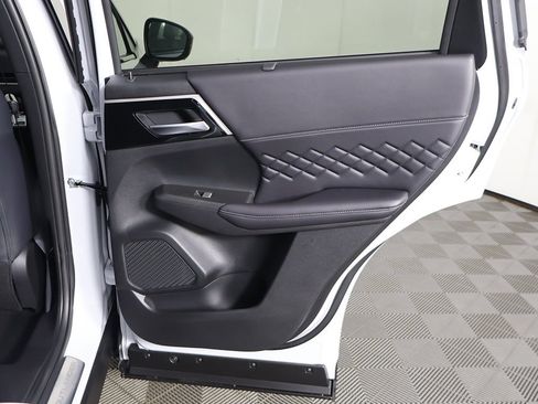 New 2025 Mitsubishi Outlander SEL Black Edition image 29