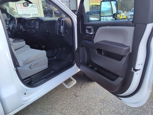 Used 2017 GMC Sierra 3500 2WD Regular Cab image 17