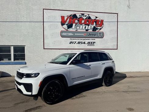 New 2026 Jeep Grand Cherokee Laredo image 1