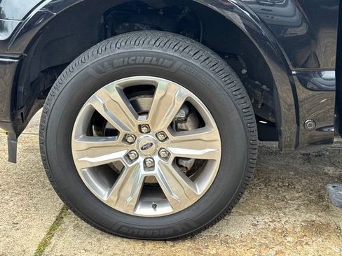 Used 2019 Ford F150 Platinum w/ Equipment Group 701A Luxury AWD/4WD image 42