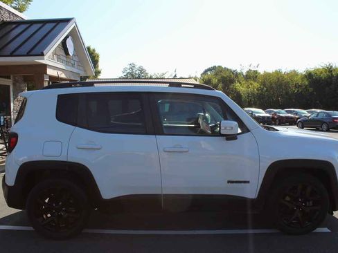 Used 2018 Jeep Renegade Altitude image 4