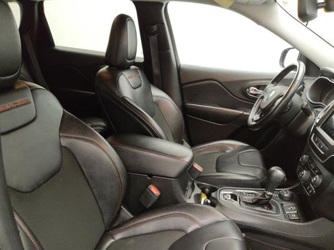 Used 2021 Jeep Cherokee Trailhawk image 21