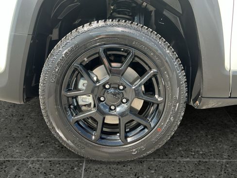 Used 2019 Jeep Renegade Altitude w/ Quick Order Package 2XM AWD/4WD image 14