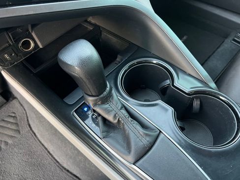 Used 2018 Toyota Camry LE image 27