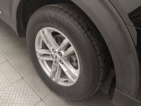 Used 2020 Ford Explorer XLT w/ Equipment Group 202A RWD image 31