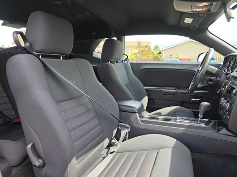 Used 2010 Dodge Challenger R/T RWD image 10