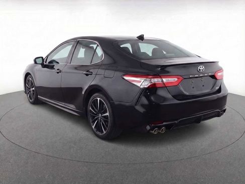 Used 2019 Toyota Camry XSE image 7