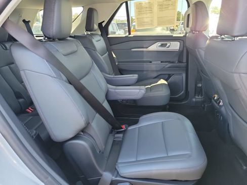 Used 2026 Ford Explorer Active w/ Active Comfort Package RWD image 19