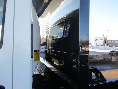 Used 2019 Isuzu NPR image 12