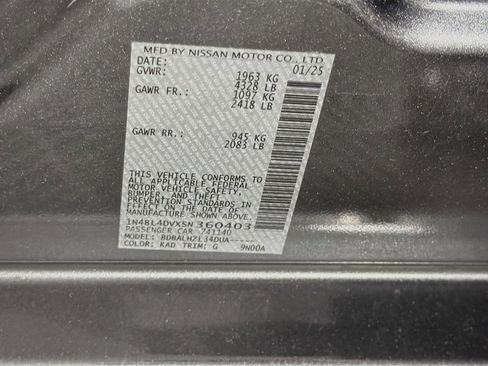 Used 2025 Nissan Altima 2.5 SV FWD image 12