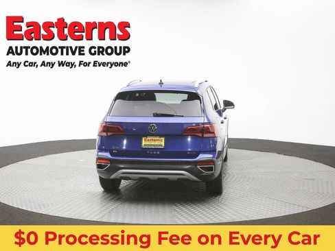 Used 2022 Volkswagen Taos SE w/ Panoramic Sunroof Package AWD/4WD image 38