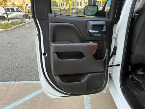 Used 2018 GMC Sierra 1500 SLE w/ SLE Value Package AWD/4WD image 12