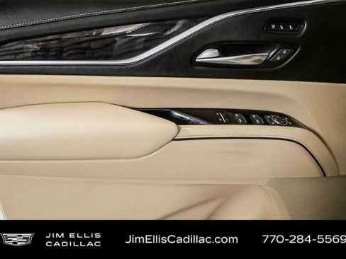Used 2022 Cadillac Escalade ESV Premium Luxury image 6