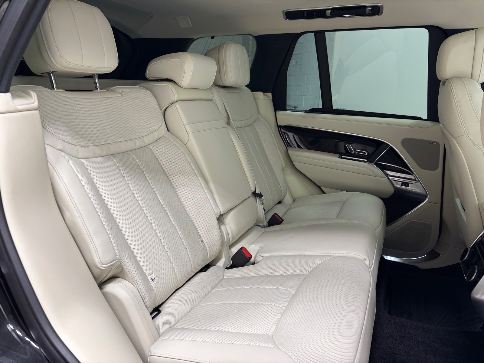 Used 2026 Land Rover Range Rover SE AWD/4WD image 35