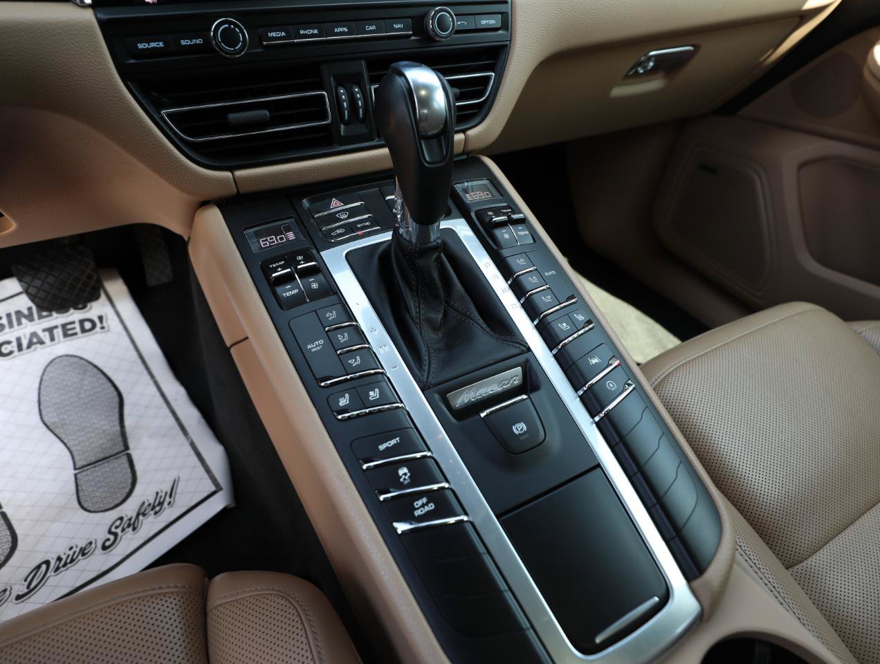 Used 2020 Porsche Macan AWD/4WD image 20