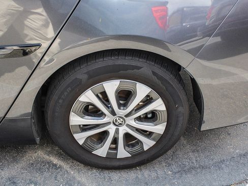 Used 2022 Toyota Prius Prime XLE FWD image 11