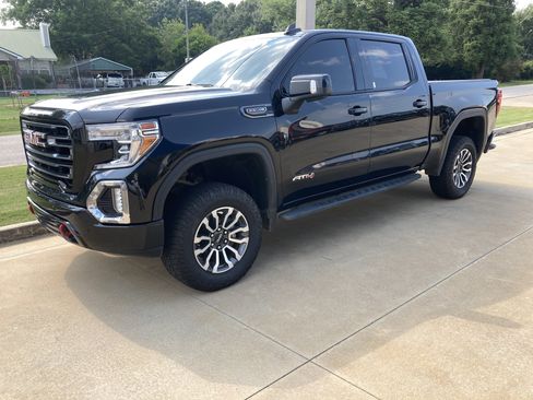 Used 2022 GMC Sierra 1500 AT4 w/ AT4 Premium Package AWD/4WD image 1