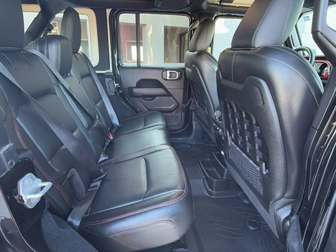 Certified 2022 Jeep Wrangler Unlimited Rubicon w/ Cold Weather Group image 28