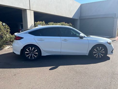 Used 2024 Honda Civic EX-L image 4
