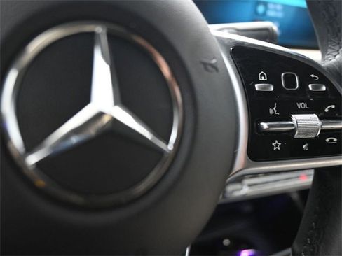 Used 2022 Mercedes-Benz CLA 250 image 23