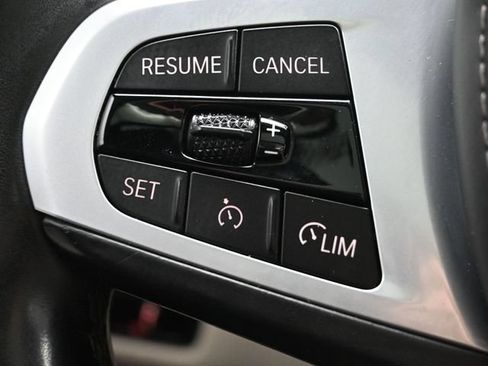 Used 2022 BMW X5 sDrive40i w/ M Sport Package RWD image 25