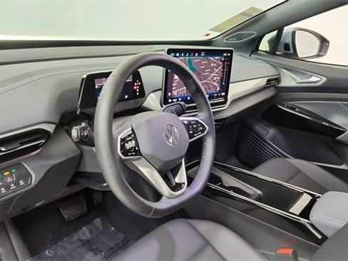 Used 2025 Volkswagen ID.4 Pro S Plus image 17