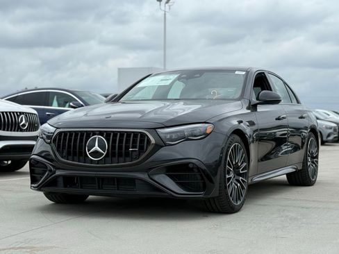 New 2026 Mercedes-Benz E 53 AMG e 4MATIC Sedan image 6