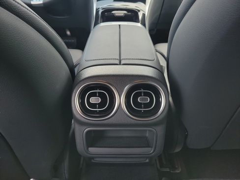 Certified 2026 Mercedes-Benz GLC 300 image 11