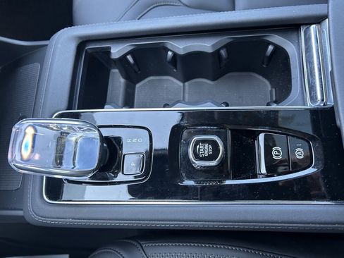 Certified 2025 Volvo XC90 B5 Plus image 26