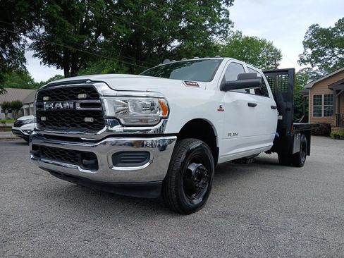 Used 2022 RAM 3500 Tradesman w/ Chrome Appearance Group AWD/4WD image 2