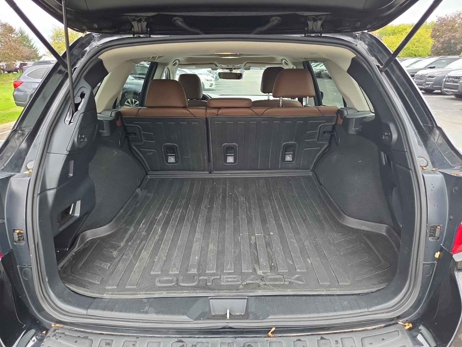 Used 2018 Subaru Outback 3.6R Touring AWD/4WD image 8