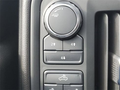 Certified 2024 Chevrolet Silverado 2500 Custom image 34