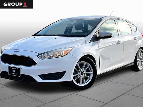 Used 2016 Ford Focus SE image 1