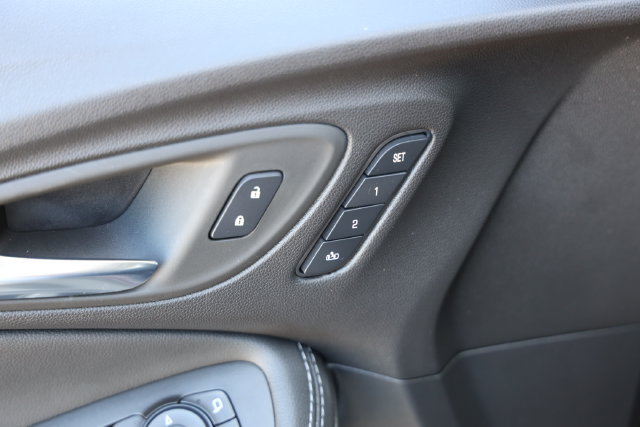 Used 2023 Buick Encore GX Essence w/ Experience Buick Package FWD image 25