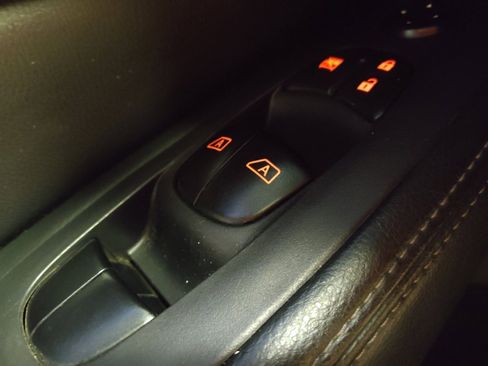 Used 2020 Nissan Pathfinder SL image 27