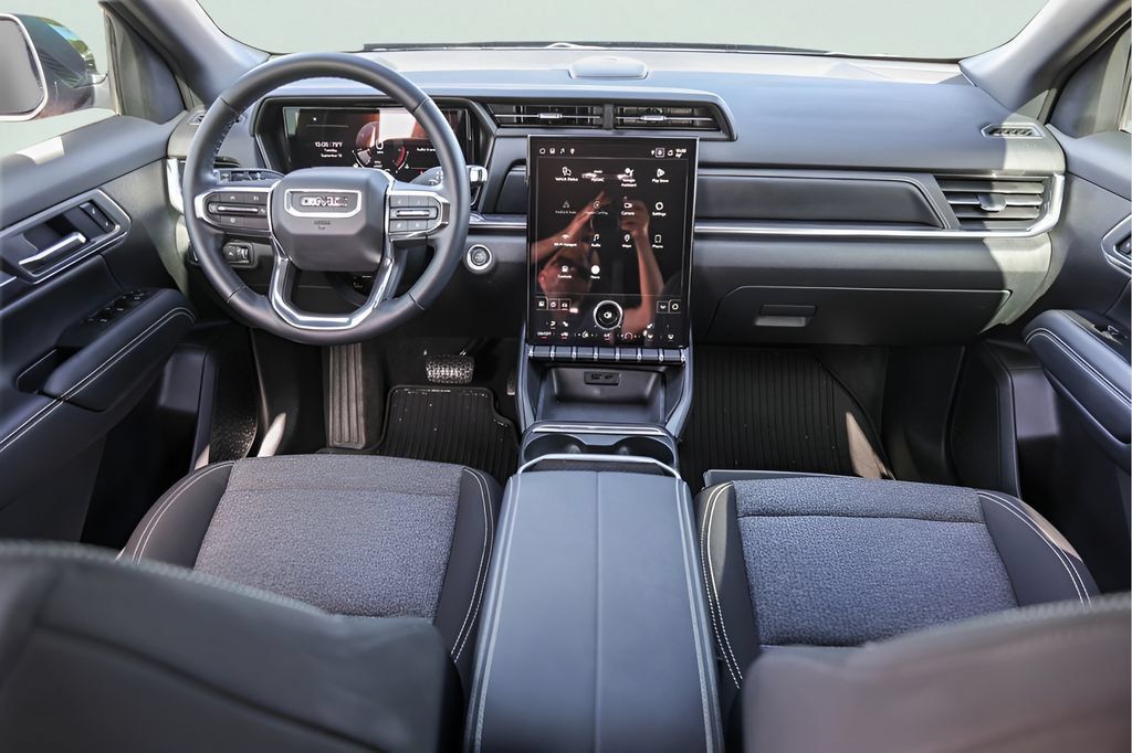 Used 2026 GMC Terrain Elevation w/ Technology Package II FWD image 25