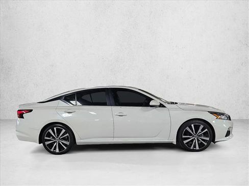 Used 2021 Nissan Altima 2.5 SR image 4