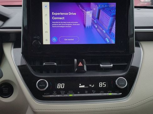 Used 2024 Toyota Corolla Cross XLE image 23