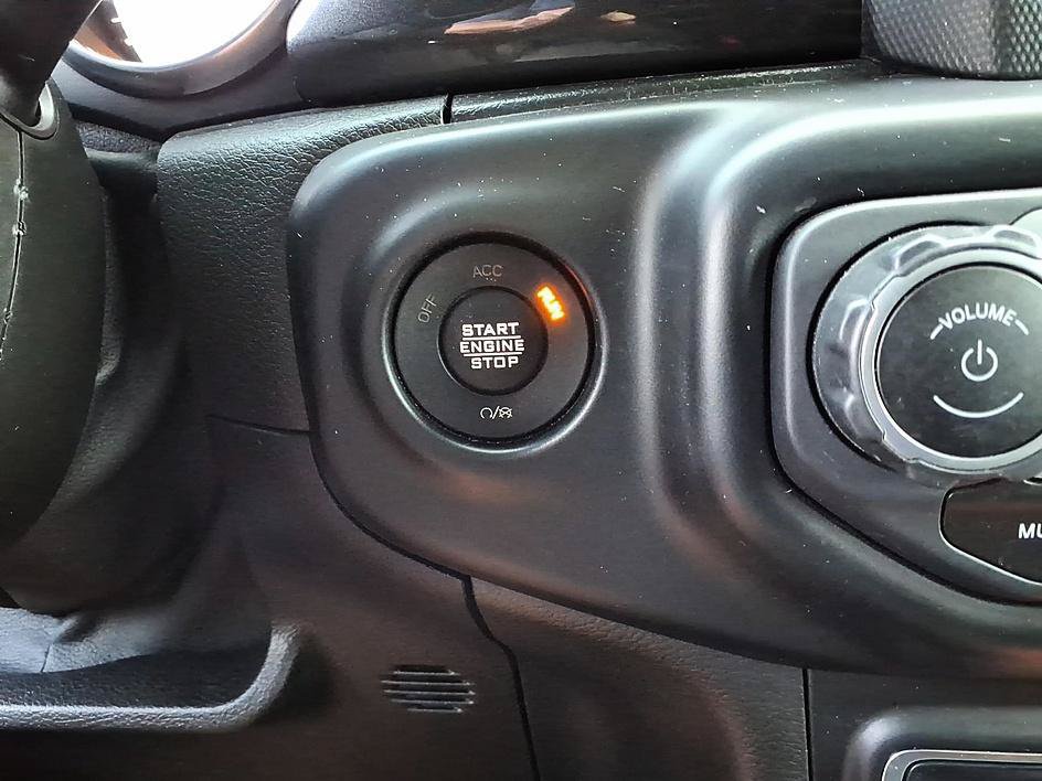 Used 2021 Jeep Wrangler Unlimited Sahara AWD/4WD image 27