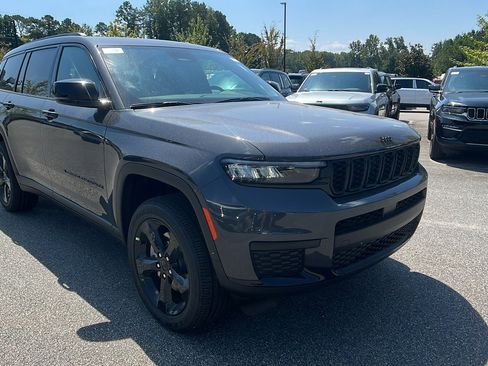 New 2025 Jeep Grand Cherokee L Altitude image 5