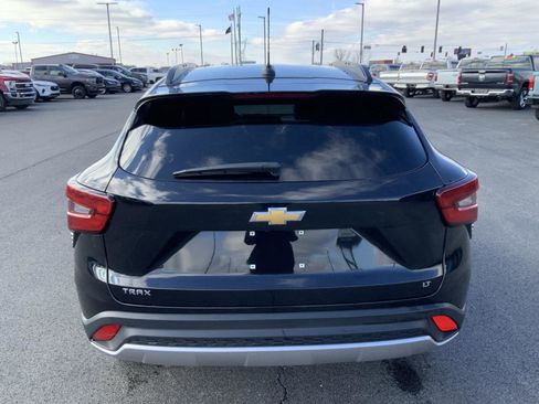 Used 2025 Chevrolet Trax LT image 7