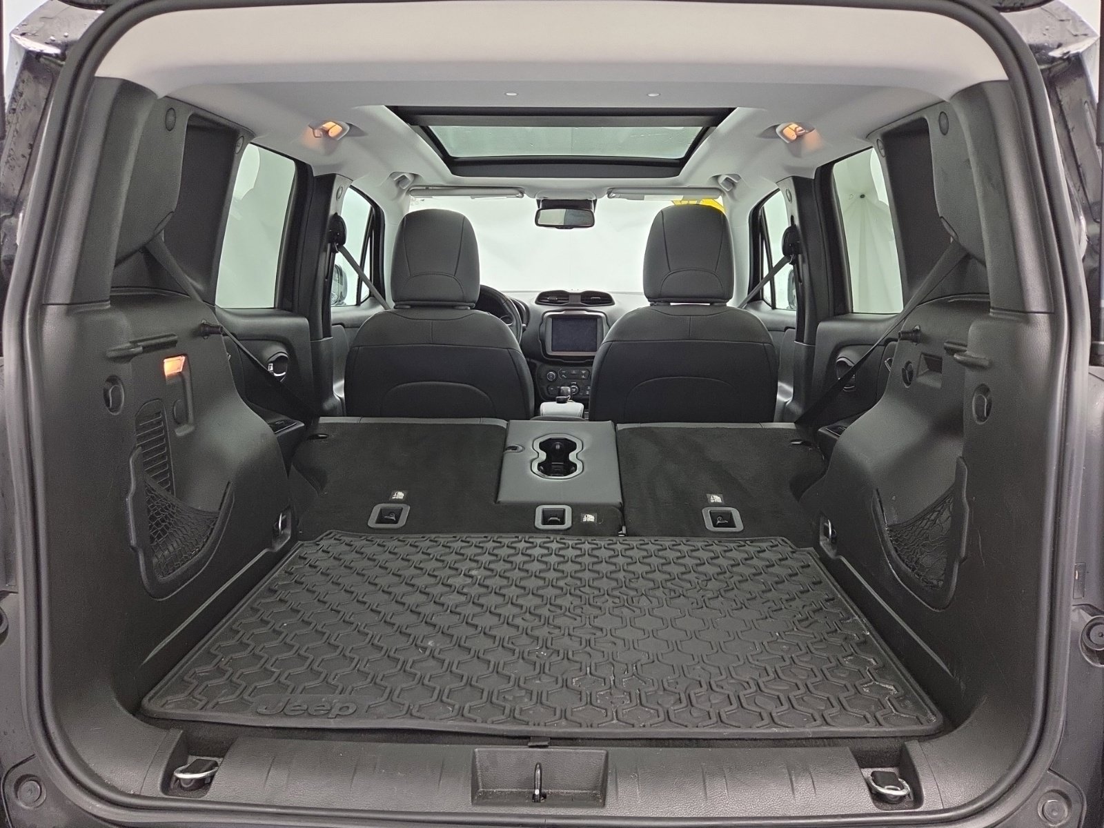 Certified 2018 Jeep Renegade Limited w/ UConnect 8.4 Nav Group AWD/4WD image 35