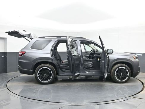 New 2026 Honda Pilot Touring image 55