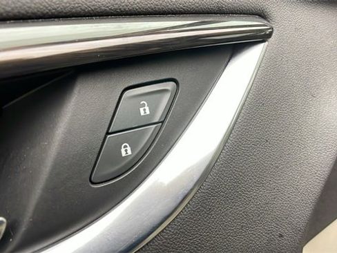 Used 2018 Buick Enclave Premium image 9