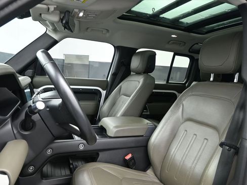 Used 2020 Land Rover Defender 110 HSE image 3
