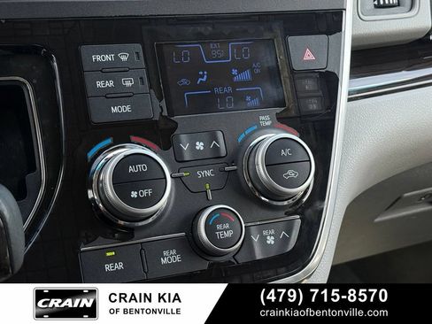 Used 2017 Toyota Sienna XLE w/ XLE Navigation Package FWD image 17