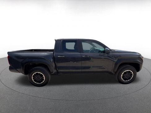 Used 2025 Toyota Tacoma TRD Off-Road AWD/4WD image 16