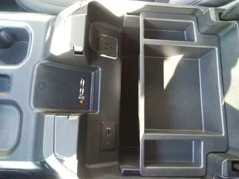 Used 2025 GMC Sierra 1500 SLT w/ SLT Premium Plus Package image 16